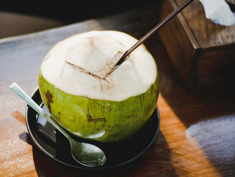 Coconut Juice 椰水